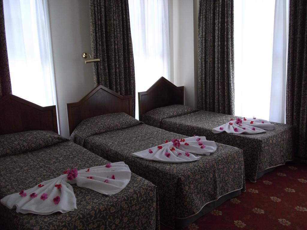 Antik Ridvan Hotel Çeşme Zimmer foto