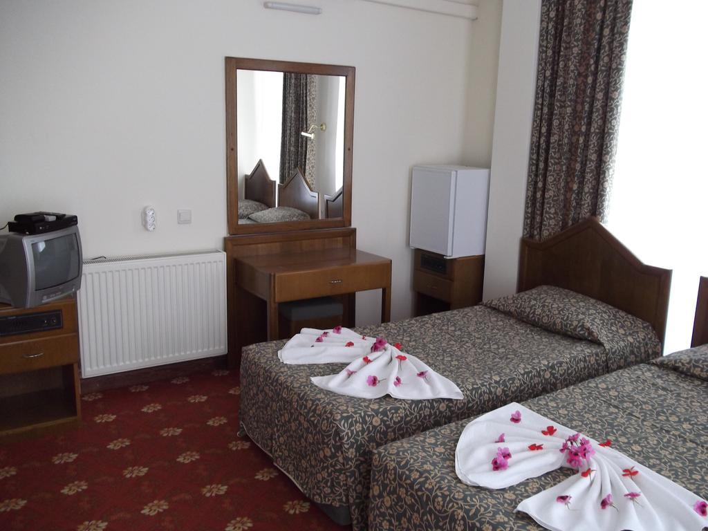 Antik Ridvan Hotel Çeşme Zimmer foto